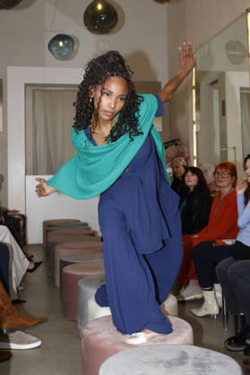 Debora Goulart bei der Anja Gockel Fashion Show Frisches für die Sinne im Showroom Paris 44 by Anja Gockel. Berlin, 10.04.2026