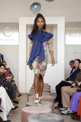 Debora Goulart bei der Anja Gockel Fashion Show Frisches für die Sinne im Showroom Paris 44 by Anja Gockel. Berlin, 10.04.2026