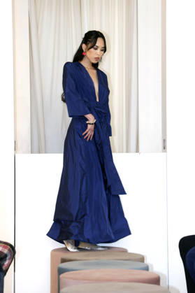 Miho Shiratori bei der Anja Gockel Fashion Show Frisches für die Sinne im Showroom Paris 44 by Anja Gockel. Berlin, 10.04.2026