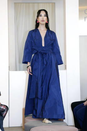 Miho Shiratori bei der Anja Gockel Fashion Show Frisches für die Sinne im Showroom Paris 44 by Anja Gockel. Berlin, 10.04.2026
