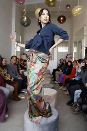 Miho Shiratori bei der Anja Gockel Fashion Show Frisches für die Sinne im Showroom Paris 44 by Anja Gockel. Berlin, 10.04.2026