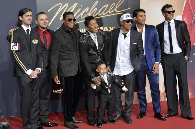 Bigi Jackson, Prince Jackson, Jackie Jackson, Jermaine Jackson, Gast, Marlon Jackson, Jermajesty Jackson und Randy Jackson Jr. bei der Premiere des Kinofilms Michael in der Uber Eats Music Hall. Berlin, 10.04.2026