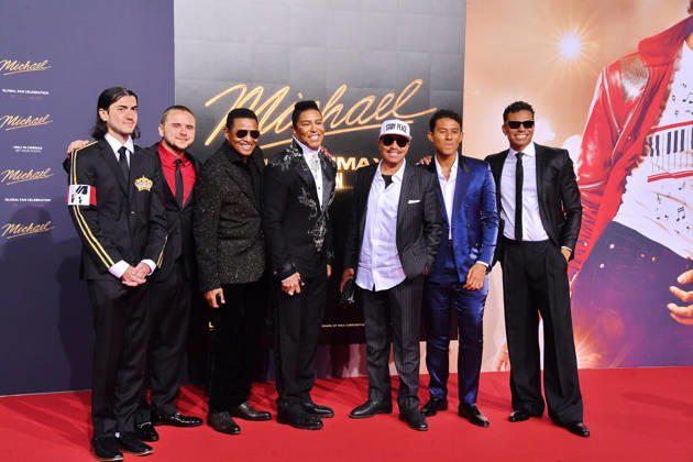 Bigi Jackson, Prince Jackson, Jackie Jackson, Jermaine Jackson, Marlon Jackson und Gäste bei der Internationalen Premiere im Rahmen der Global Fan Celebration zu MICHAEL in Berlin am 10.04.2026