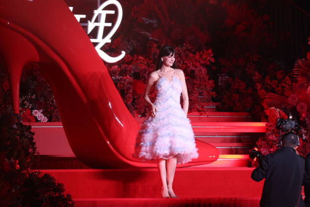 SHANGHAI, CHINA - APRIL 10: American actress Anne Hathaway attends the premiere of film The Devil Wears Prada 2 on April 10, 2026 in Shanghai, China. Copyright: xVCGx 111633999803