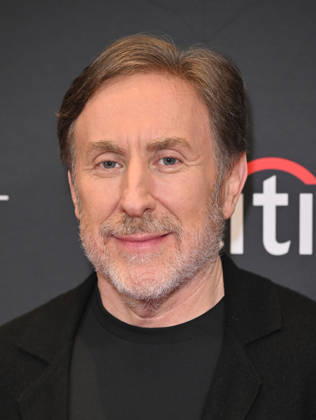 ˜Your Friends and Neighbors™ - 2026 PaleyFest LA Jonathan Tropper arriving to the panel for Your Friends and Neighbors during the 2026 PaleyFest LA held at the Dolby Theatre on April 11, 2026 in Hollywood, CA. Hollywood Dolby Theatre California USA Copyright: xLeexWattsx xAFF-USA.comx