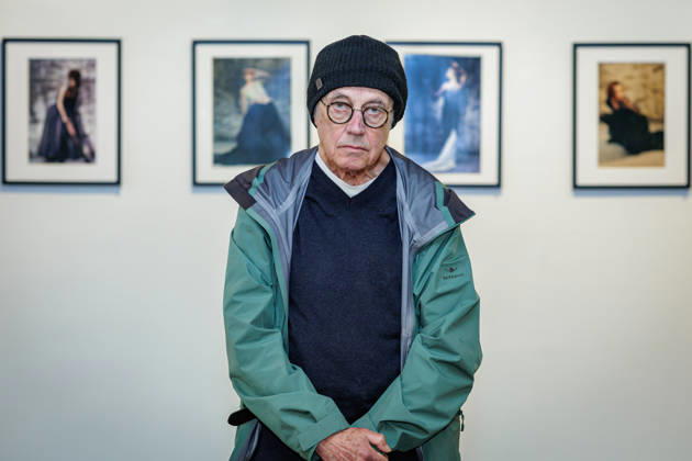 11.04.2026. Neuss. Kunstinitiative Wurzeln und Flügel e.V. Der Fotograf und Videokünstler Horst Wackerbarth präsentiert Arbeiten aus seiner Zeit als Modefotograf in den 1990ern. Neuss Kunstinitiative Wurzeln und Flügel e.V. Gerhard-Hoehme-Allee 1 Nordrhein-Westfalen Deutschland