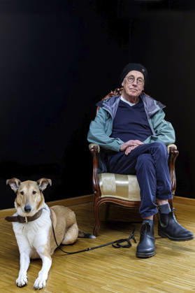 Horst Wackerbarth präsentiert Arbeiten aus seiner Zeit als Modefotograf in den 1990ern bei der Kunstinitiative Wurzeln und Flügel im Schloss Reuschenberg. Neuss, 11.04.2026