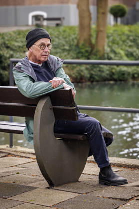 Horst Wackerbarth präsentiert Arbeiten aus seiner Zeit als Modefotograf in den 1990ern bei der Kunstinitiative Wurzeln und Flügel im Schloss Reuschenberg. Neuss, 11.04.2026
