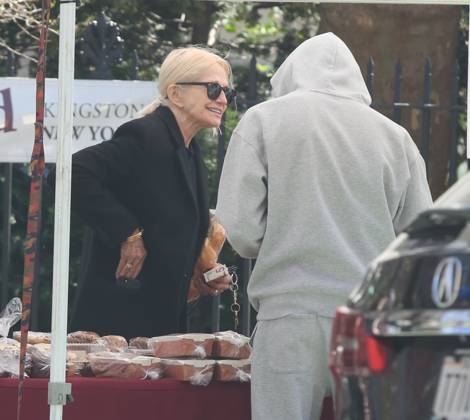Ellen Barkin walking her dog and stopping to buy bread from a street vendor in the West Village Featuring: Ellen Barkin Where: New York City, New York, United States When: 11 Apr 2026 Credit: Rob Davis INSTARimages EDITORIAL USE ONLY. NOT FOR USE BY NEWSPAPERS BASED IN THE UK. Copyright: xx instar55611829