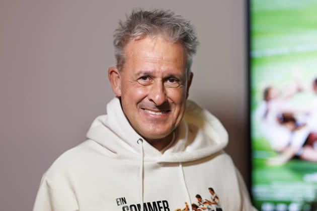 Fußballspieler Pierre Littbarski bei einem Special Screening des Films Ein Sommer in Italien - eine Dokumentation über den deutschen Triumph bei der WM 1990 in Italien - im Filmpalast Köln. Köln, 12.04.2026 NRW Deutschland Copyright: xChristophxHardtx