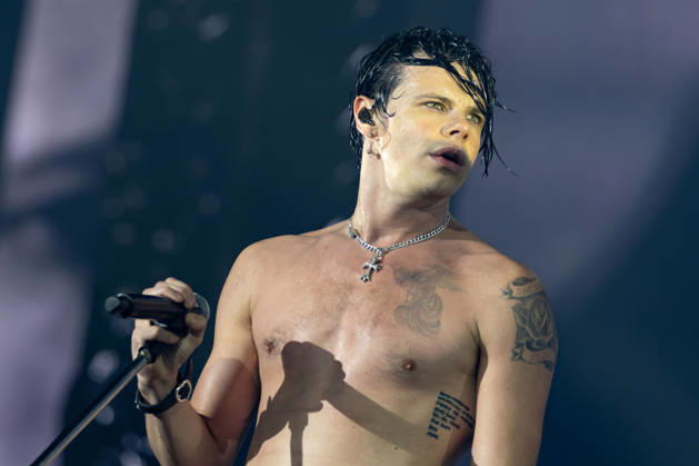Yungblud live at M&S Bank Arena, Liverpool, UK, 12 April 2026 Yungblud live at M&S Bank Arena, Liverpool, UK, 12 April 2026, Credit:Tom Szul Avalon Liverpool, UK  Copyright: xTomxSzulx xAvalonx 1090569659