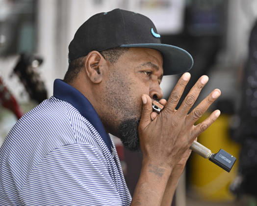 April 12, 2026, Clarksdale, Ms, United States of America: STEVE BELL during day five of the 2026 Juke Joint Festival on April 12, 2026 in Clarksdale, Mississippi. Clarksdale United States of America - ZUMAw132 20260412_zap_w132_002 Copyright: xTomxWalkox