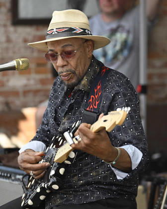 April 12, 2026, Clarksdale, Ms, United States of America: JOHN PRIMER playing a guitar given to him by Buddy Guy during day five of the 2026 Juke Joint Festival on April 12, 2026 in Clarksdale, Mississippi. Clarksdale United States of America - ZUMAw132 20260412_zap_w132_011 Copyright: xTomxWalkox