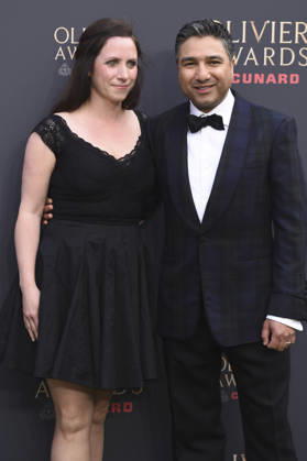 Nick Mohammed mit Ehefrau Becka Mohammed bei der Verleihung der Olivier Awards 2026 in der Royal Albert Hall. 12.04.2026