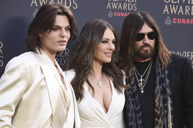 Damien Hurley, Elizabeth Hurley und Billy Ray Cyrus bei der Verleihung der Olivier Awards 2026 in der Royal Albert Hall. 12.04.2026