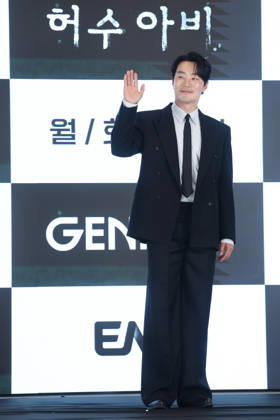 S. Korean actor Lee Hee-jun S. Korean actor Lee Hee-jun South Korean actor Lee Hee-jun, who stars in the new drama The Scarecrow, poses for a photo during a publicity event in Seoul on April 13, 2026. The first episode of the drama will be aired by the cable channel ENA on April 20. (Yonhap) 2026-04-14 11:00:25 < 1980-2026 YONHAPNEWS AGENCY. .> ¼­¿ïÆ¯º°½Ã EDITORIAL USE ONLY  Copyright: xx PYH2026041406940034400 YonhapxNewsx yonphotos251403
