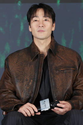 S. Korean actor Park Hae-soo S. Korean actor Park Hae-soo South Korean actor Park Hae-soo, who stars in the new drama The Scarecrow, listens to reporters questions during a publicity event in Seoul on April 13, 2026. The first episode of the drama will be aired by the cable channel ENA on April 20. (Yonhap) 2026-04-14 11:00:14 < 1980-2026 YONHAPNEWS AGENCY. .> ¼­¿ïÆ¯º°½Ã EDITORIAL USE ONLY  Copyright: xx PYH2026041406850034400 YonhapxNewsx yonphotos251405