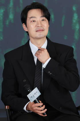 S. Korean actor Lee Hee-jun S. Korean actor Lee Hee-jun South Korean actor Lee Hee-jun, who stars in the new drama The Scarecrow, listens to reporters questions during a publicity event in Seoul on April 13, 2026. The first episode of the drama will be aired by the cable channel ENA on April 20. (Yonhap) 2026-04-14 11:00:00 < 1980-2026 YONHAPNEWS AGENCY. .> ¼­¿ïÆ¯º°½Ã EDITORIAL USE ONLY  Copyright: xx PYH2026041406770034400 YonhapxNewsx yonphotos251406