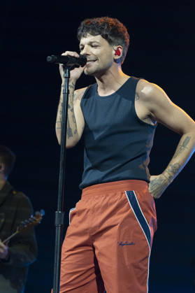 Louis Tomlinson Performs in Madrid, Spain - 13 Apr 2026 Singer Louis Tomlinson performs at the Movistar Arena in Madrid. Madrid Spain Copyright: xAtilanoxGarciax xSOPAxImagesx photos12802