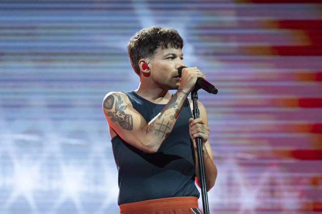 Louis Tomlinson Performs in Madrid, Spain - 13 Apr 2026 Singer Louis Tomlinson performs at the Movistar Arena in Madrid. Madrid Spain Copyright: xAtilanoxGarciax xSOPAxImagesx photos12816
