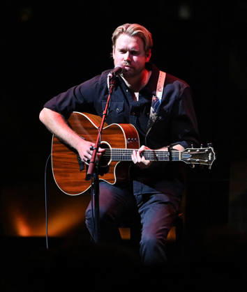 2026 CMA Triple Play Awards Chord Overstreet onstage at the 2026 CMA Triple Play Awards at the Country Music Hall of Fame and Museum on April 13, 2026 in Nashville, TN. Nashville Country Music Hall of Fame and Museum Tennessee USA Copyright: xTammiexArroyo AFF-USA.comx