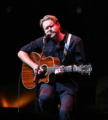 2026 CMA Triple Play Awards Chord Overstreet onstage at the 2026 CMA Triple Play Awards at the Country Music Hall of Fame and Museum on April 13, 2026 in Nashville, TN. Nashville Country Music Hall of Fame and Museum Tennessee USA Copyright: xTammiexArroyo AFF-USA.comx