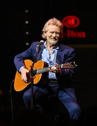 2026 CMA Triple Play Awards Lee Roy Parnell onstage at the 2026 CMA Triple Play Awards at the Country Music Hall of Fame and Museum on April 13, 2026 in Nashville, TN. Nashville Country Music Hall of Fame and Museum Tennessee USA Copyright: xTammiexArroyo AFF-USA.comx