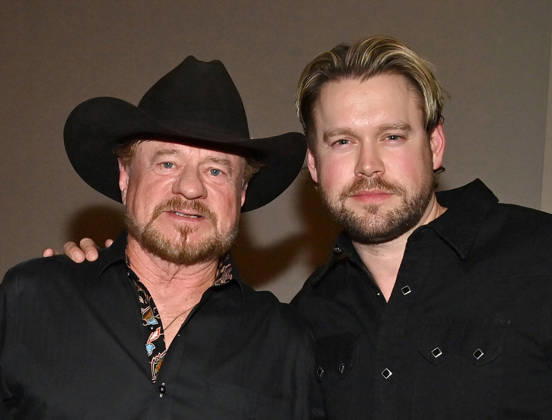 2026 CMA Triple Play Awards Paul Overstreet and Chord Overstreet at the 2026 CMA Triple Play Awards held at the Country Music Hall of Fame and Museum on April 13, 2026 in Nashville, TN. Nashville Country Music Hall of Fame and Museum Tennessee USA Copyright: xTammiexArroyo AFF-USA.comx