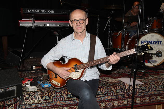 Hartmut Leisegang von Keimzeit beim Showcase bezüglich des neuen Keimzeit Albums Ach, die Menschen im Horns Erben. Leipzig, 14.04.2026 Copyright: xAgenturxMatthiasxWehnertx xM.xGränzdörferx