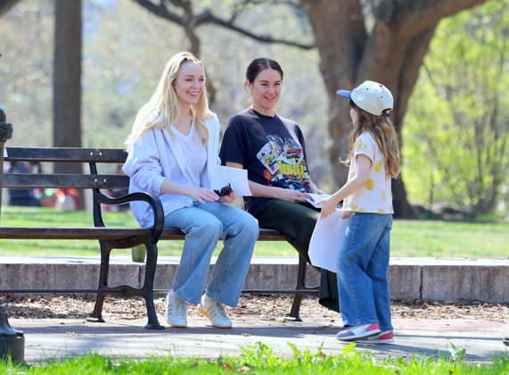 Lindsay Lohan and Shailene Woodley on set in Brooklyn Actresses Lindsay Lohan and Shailene Woodley are filming their new show Count My Lies at Fort Greene Park in Brooklyn, NY on April 14, 2026. Photo by Dylan Travis ABACAPRESS.COM New York NY  Copyright: xDylanxTravis ABACAx