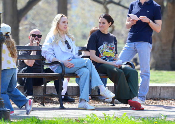 Lindsay Lohan and Shailene Woodley on set in Brooklyn Actresses Lindsay Lohan and Shailene Woodley are filming their new show Count My Lies at Fort Greene Park in Brooklyn, NY on April 14, 2026. Photo by Dylan Travis ABACAPRESS.COM New York NY  Copyright: xDylanxTravis ABACAx