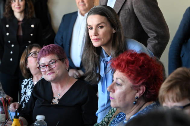 The King and Queen visit the José María de Llanos Foundation on the occasion of the 25th anniversary of the Escuela de Hostelería del Sur Queen Letizia during her visit to the José María de Llanos Foundation on the occasion of the 25th anniversary of the Escuela de Hostelería del Sur, on April 15, 2026, in Madrid Spain Since 2001 it has been operating as a School of Hospitality, dedicated to the comprehensive training of future catering professionals, chefs, bartenders and waiters, whose training is provided by a select group of teachers FAMOUS KINGS AND QUEENS HOTEL SCHOOL José Madrid Madrid Madrid Spain  Copyright: xJosÃ xOlivax 7443015
