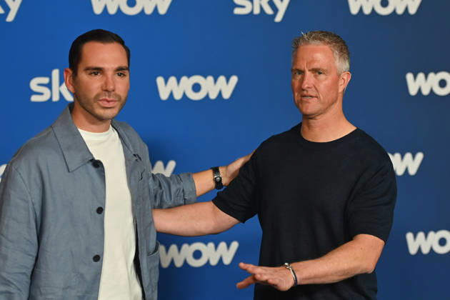 v.re:Ralf SCHUMACHER mit Partner Etienne BOUSQUET CASSAGNE. Muenchner Programmpraesentation SKY SPOTLIGHT, Sky Originals am 15.04.2026 im Hotel Bayerischer Hof.