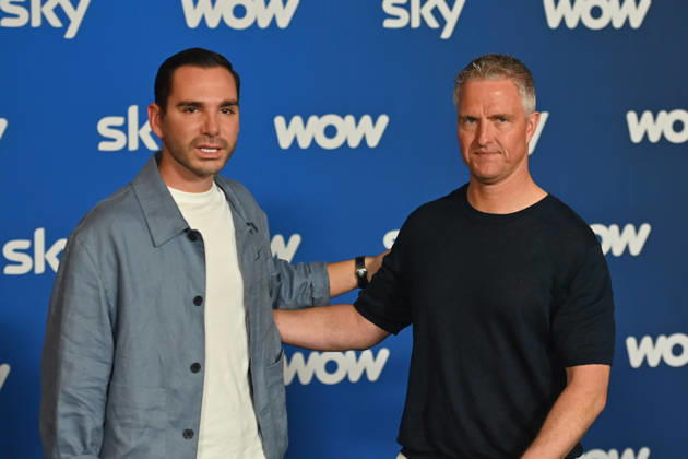 v.re:Ralf SCHUMACHER mit Partner Etienne BOUSQUET CASSAGNE. Muenchner Programmpraesentation SKY SPOTLIGHT, Sky Originals am 15.04.2026 im Hotel Bayerischer Hof.