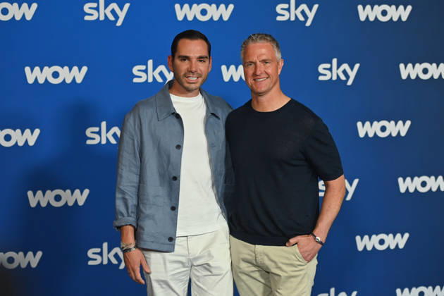 v.re:Ralf SCHUMACHER mit Partner Etienne BOUSQUET CASSAGNE. Muenchner Programmpraesentation SKY SPOTLIGHT, Sky Originals am 15.04.2026 im Hotel Bayerischer Hof.