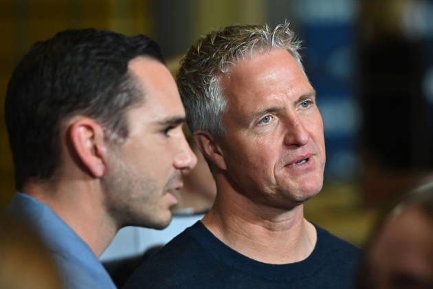 v.re:Ralf SCHUMACHER mit Partner Etienne BOUSQUET CASSAGNE. Muenchner Programmpraesentation SKY SPOTLIGHT, Sky Originals am 15.04.2026 im Hotel Bayerischer Hof.