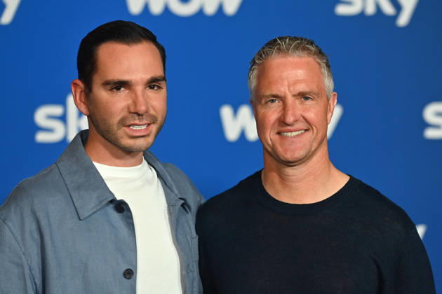 v.re:Ralf SCHUMACHER mit Partner Etienne BOUSQUET CASSAGNE. Muenchner Programmpraesentation SKY SPOTLIGHT, Sky Originals am 15.04.2026 im Hotel Bayerischer Hof.