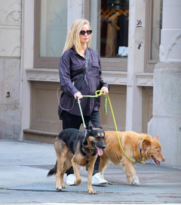 Annabelle Wallis out in New York British actress Sebastian Stan girlfriend Annabelle Wallis pregnant walks her dogs on the street in New York, NY on April 15, 2026. Photo by Dylan Travis ABACAPRESS.COM New York NY  Copyright: xDylanxTravis ABACAx