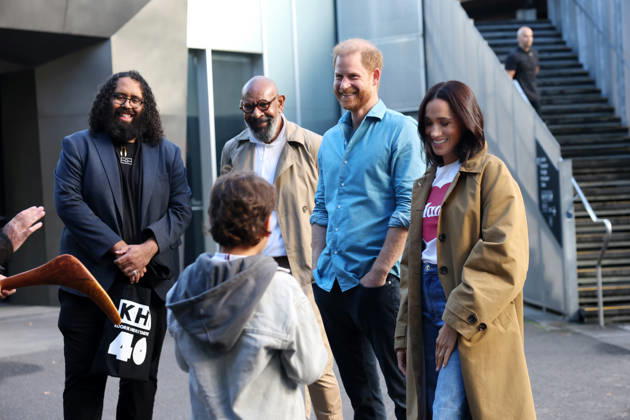 HARRY AND MEGHAN AUSTRALIA VISIT, Prince Harry and Meghan, the Duke and Duchess of Sussex arrive to participate in the Scar Tree Walk at Birrarung Marr during a visit to Australia, Melbourne, Thursday, April 16, 2026. ( NO ARCHIVING MELBOURNE VICTORIA AUSTRALIA  Copyright: xCONxCHRONISx 20260416154387376876