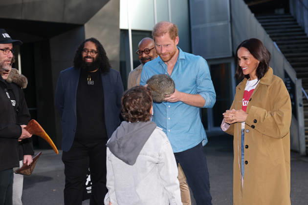 HARRY AND MEGHAN AUSTRALIA VISIT, Prince Harry and Meghan, the Duke and Duchess of Sussex arrive to participate in the Scar Tree Walk at Birrarung Marr during a visit to Australia, Melbourne, Thursday, April 16, 2026. ( NO ARCHIVING MELBOURNE VICTORIA AUSTRALIA  Copyright: xCONxCHRONISx 20260416163569791640