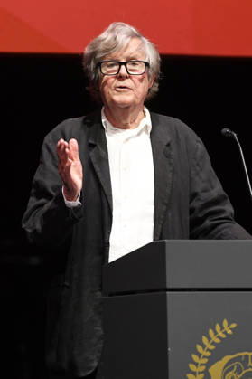 David Hare bei der Verleihung des Bremer Filmpreises der Sparkasse für Vanessa Redgrave auf dem 11. Filmfest Bremen im großen Saal des Theaters am Goetheplatz. Bremen, 15.04.2026