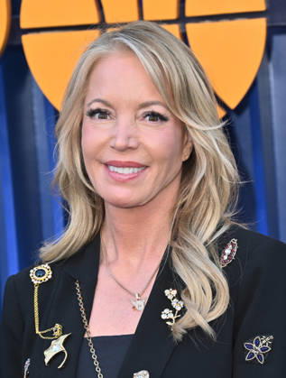 Netflix™s ˜Running Point™ Season 2 Premiere Jeanie Buss arriving at Netflix™s Running Pointseason 2 premiere held at the Egyptian Theatre on April 15, 2026 in Hollywood, CA. Hollywood Egyptian Theatre California USA Copyright: xLeexWattx xAFF-USA.COMx