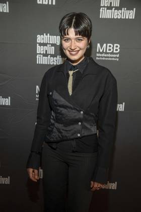 ABB ACHTUNGBERLIN- Lina Eikelmann zu Gast auf dem roten Teppich bei der Eroeffnung des Achtung Berlin Filmfestivales im Kino Colosseum in Berlin Prenzlauer Berg am 15.04.2026 Berlin Deutschland