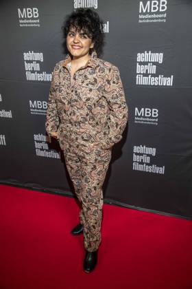 ABB ACHTUNGBERLIN- Sara Fazilat zu Gast auf dem roten Teppich bei der Eroeffnung des Achtung Berlin Filmfestivales im Kino Colosseum in Berlin Prenzlauer Berg am 15.04.2026 Berlin Deutschland