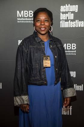 ABB ACHTUNGBERLIN- Dela Dabulamanzi zu Gast auf dem roten Teppich bei der Eroeffnung des Achtung Berlin Filmfestivales im Kino Colosseum in Berlin Prenzlauer Berg am 15.04.2026 Berlin Deutschland