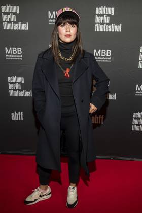 ABB ACHTUNGBERLIN- Lore Richter zu Gast auf dem roten Teppich bei der Eroeffnung des Achtung Berlin Filmfestivales im Kino Colosseum in Berlin Prenzlauer Berg am 15.04.2026 Berlin Deutschland
