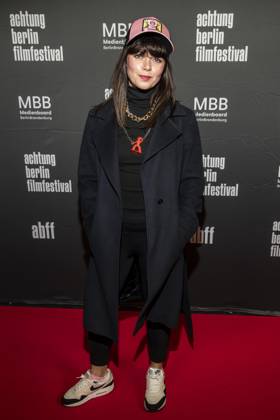ABB ACHTUNGBERLIN- Lore Richter zu Gast auf dem roten Teppich bei der Eroeffnung des Achtung Berlin Filmfestivales im Kino Colosseum in Berlin Prenzlauer Berg am 15.04.2026 Berlin Deutschland