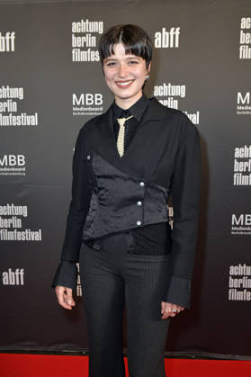 Lina Eikelmann bei der Eröffnung des 22. achtung berlin Filmfestivals mit der Premiere des Kinofilms Mambo Maternica im Colosseum Filmtheater. Berlin, 15.04.2026