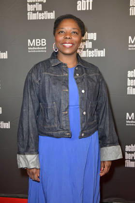 Dela Dabulamanzi bei der Eröffnung des 22. achtung berlin Filmfestivals mit der Premiere des Kinofilms Mambo Maternica im Colosseum Filmtheater. Berlin, 15.04.2026