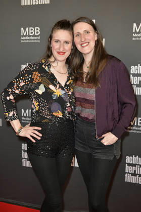 Melanie Reichert und Daniela Reichert bei der Eröffnung des 22. achtung berlin Filmfestivals mit der Premiere des Kinofilms Mambo Maternica im Colosseum Filmtheater. Berlin, 15.04.2026